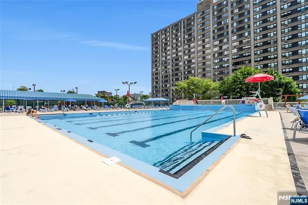 $340,000 | 555 North Avenue, Unit 17S, Fort Lee, NJ 07024