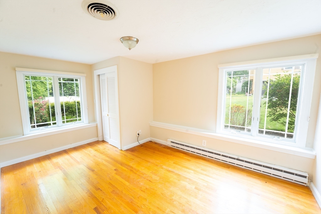 5 Albemarle Road Norwood, MA 02062 - Photo 16 of 32