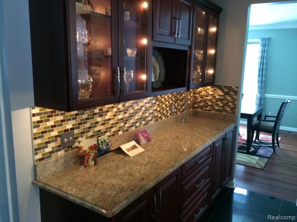 22250 Roxbury Drive Novi, MI 48374 - Photo 17 of 59 12.jpg