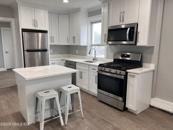 $2,900 | 15 Beech Street, Unit 3S, Greenwich, CT 06830