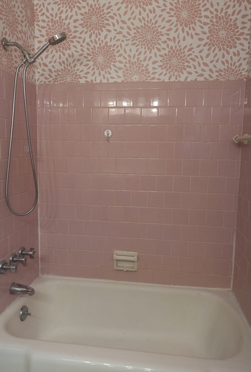 28 Gordon Street Worcester, MA 01604 - Photo 19 of 29