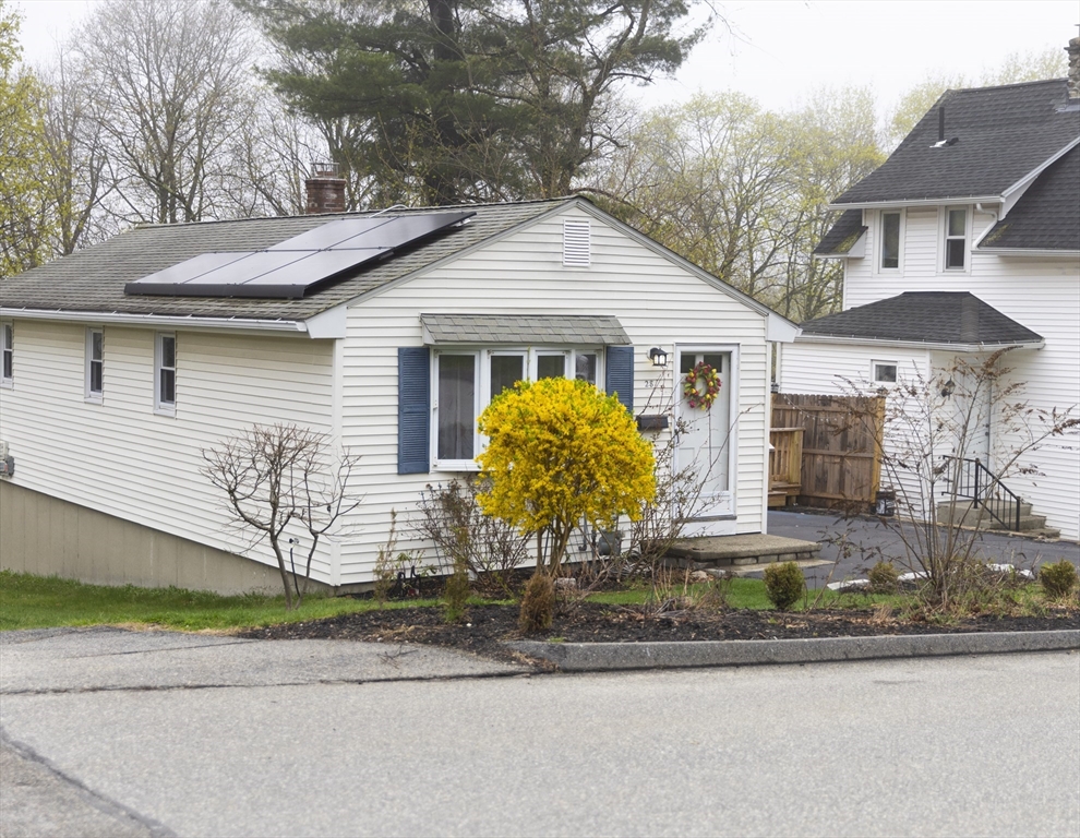 28 Gordon Street Worcester, MA 01604 - Photo 2 of 29