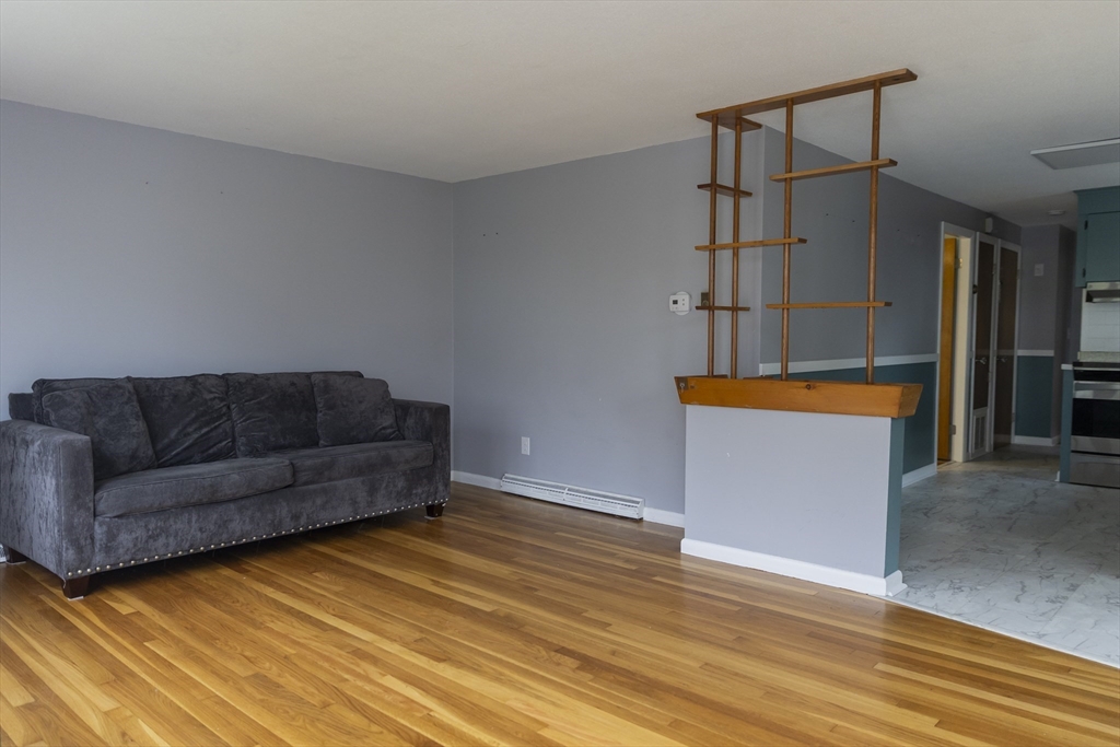 28 Gordon Street Worcester, MA 01604 - Photo 6 of 29