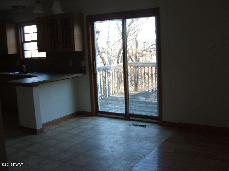 2109 Lakeview Road Bushkill, PA 18324 - Photo 6 of 9 Gallery Image 6