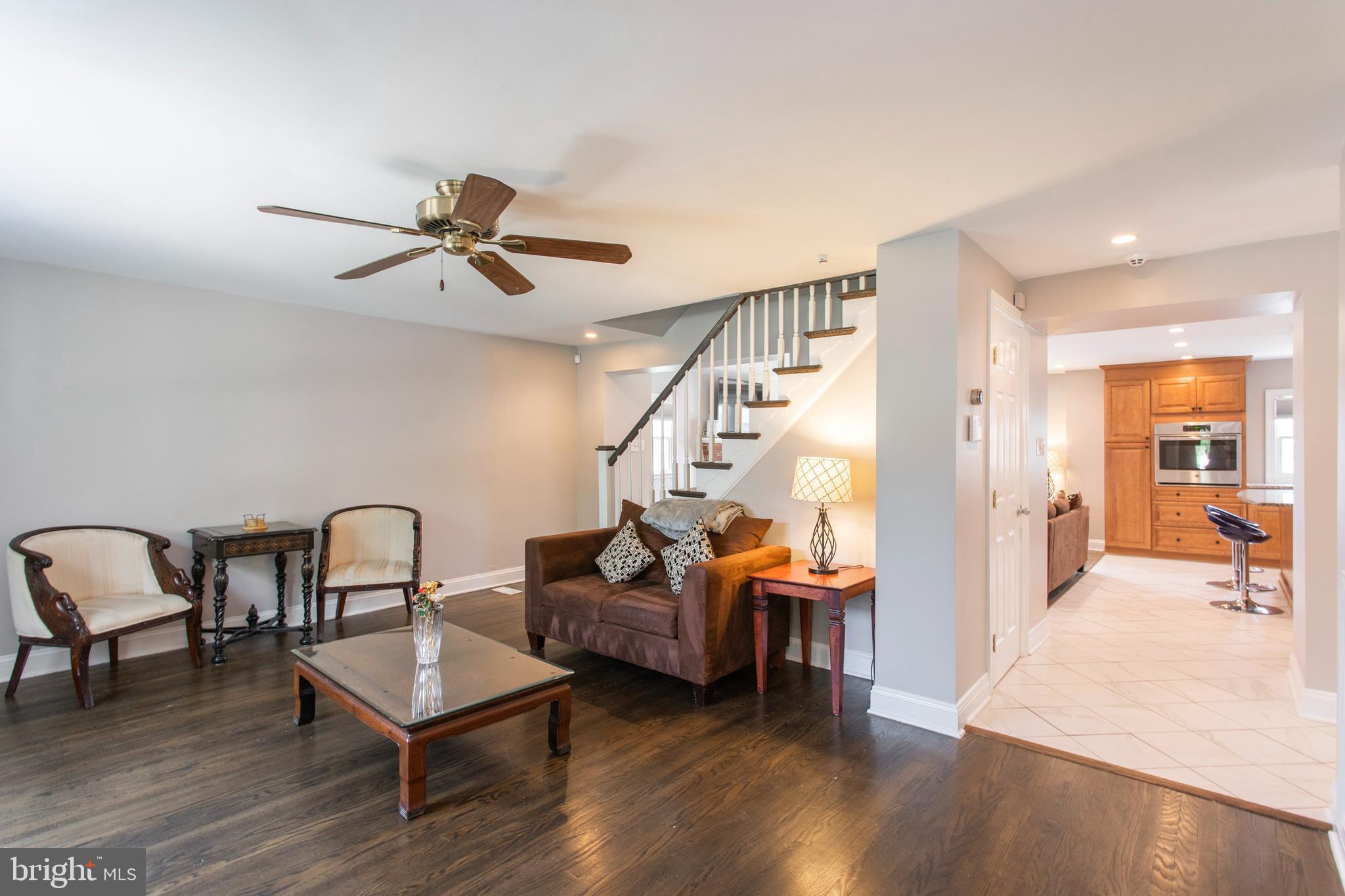 106 Heatherwood Road Havertown, PA 19083 - Photo 6 of 38 Living Room
