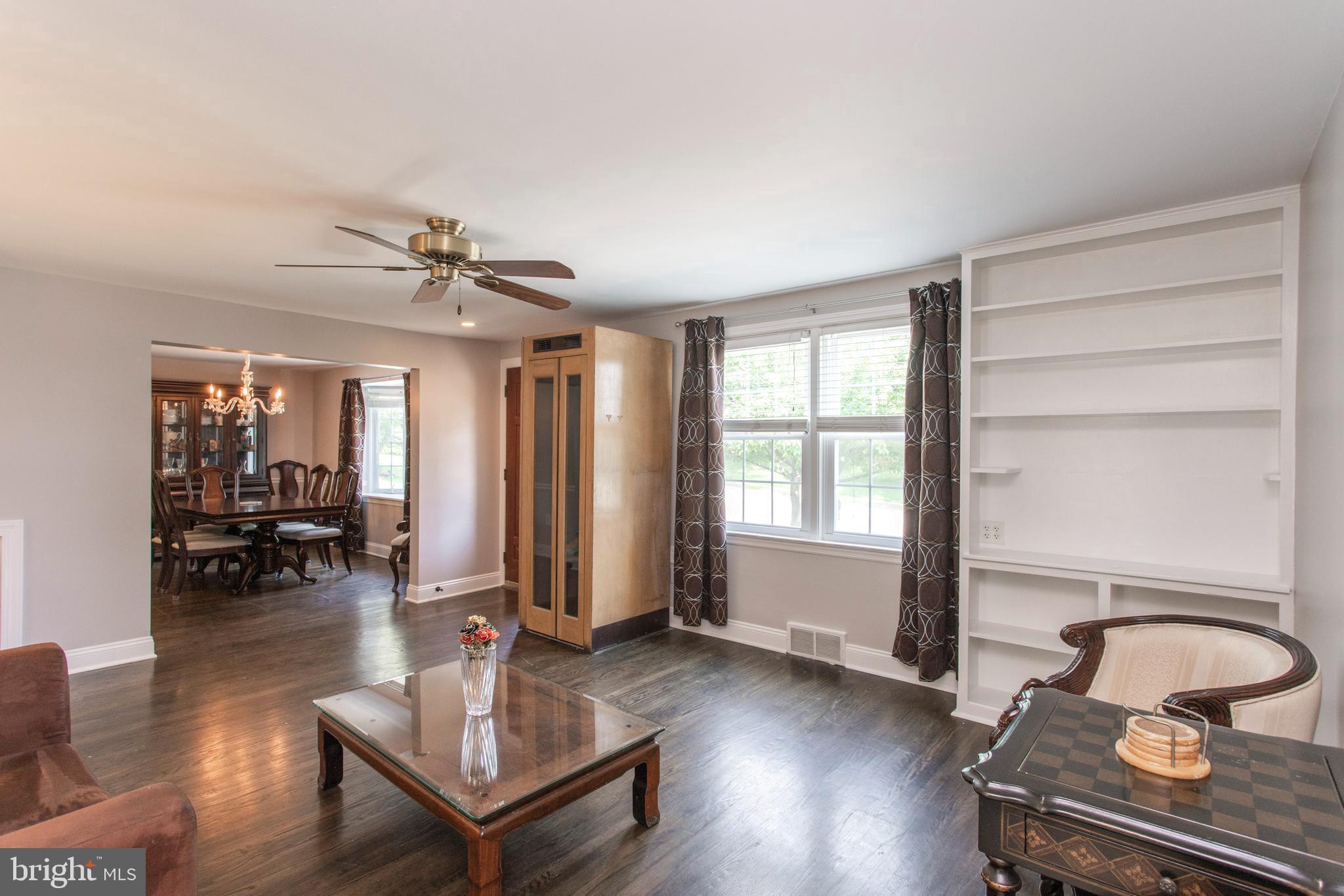 106 Heatherwood Road Havertown, PA 19083 - Photo 8 of 38 Living Room with Built-Ins