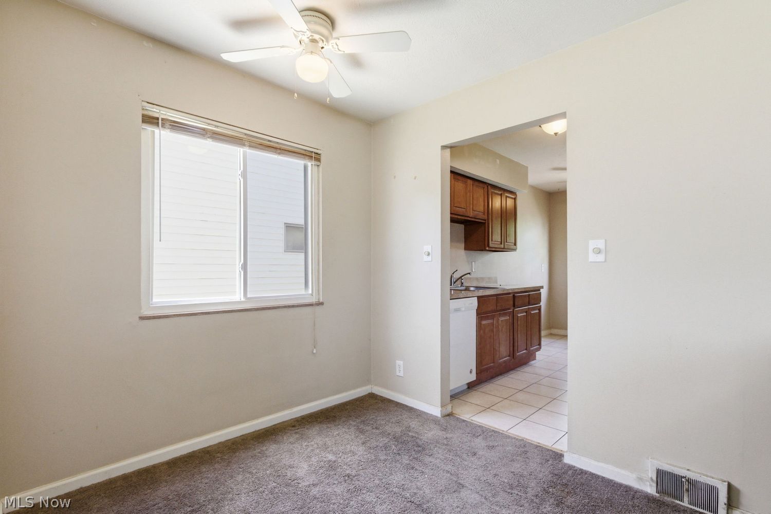29967 Regent Road Wickliffe, OH 44092 - Photo 3 of 10