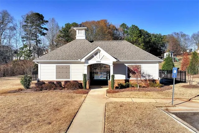 $529,999 | 6968 Manchester Drive, Flowery Branch, GA 30542