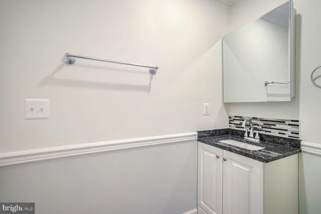 $7,000 | 14911 New Hampshire Avenue, Silver Spring, MD 20905