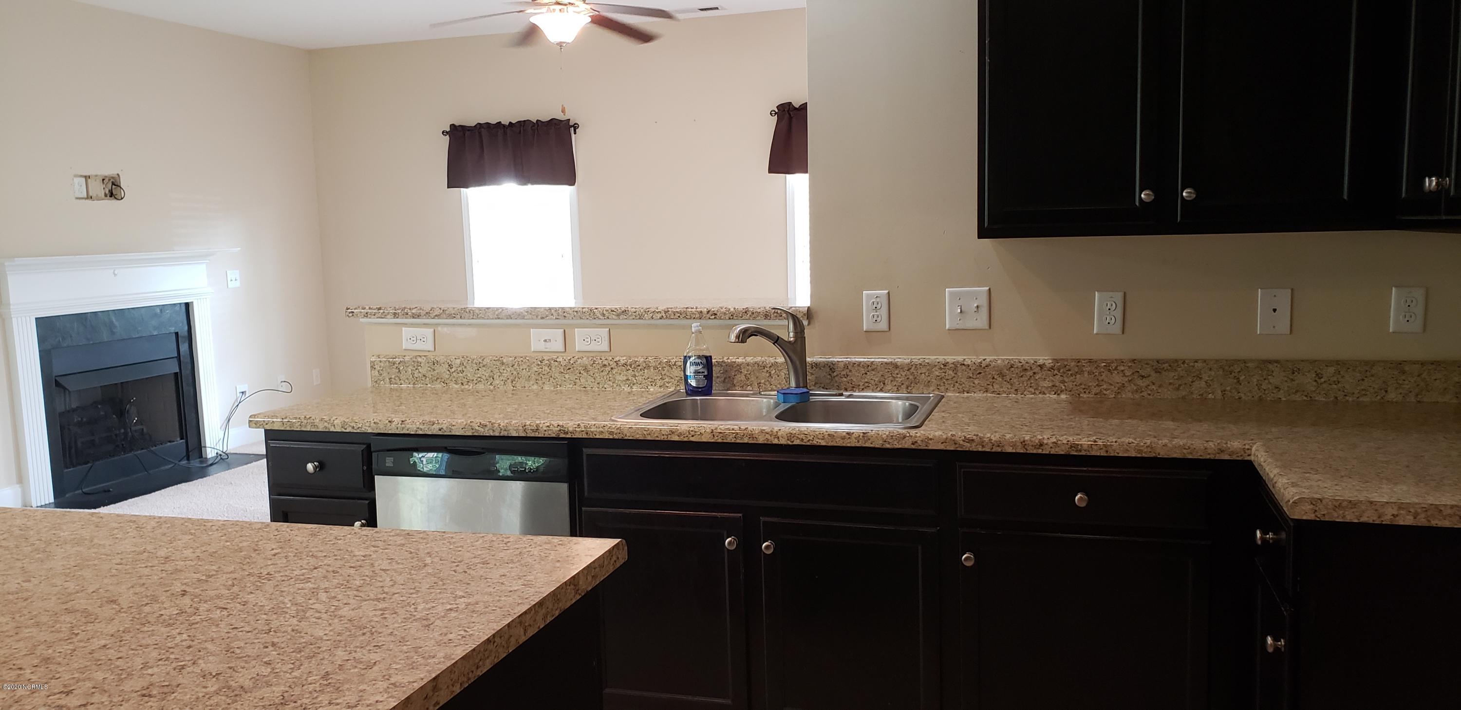 147 Peytons Ridge Drive Hubert, NC 28539 - Photo 9 of 29 Kitchen