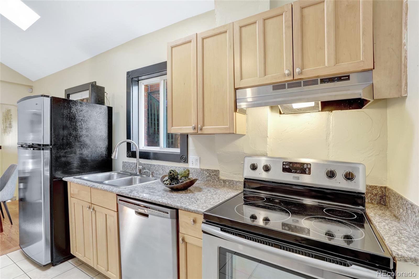 457 Fox Street Denver, CO 80204 - Photo 11 of 33
