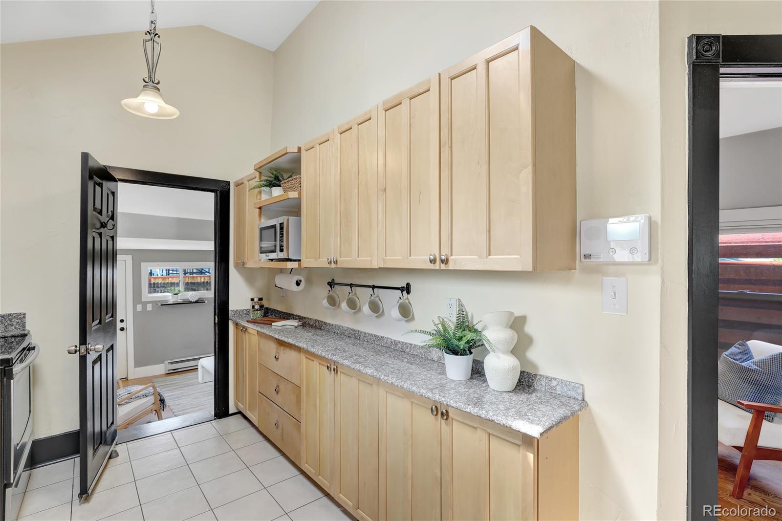 457 Fox Street Denver, CO 80204 - Photo 9 of 33