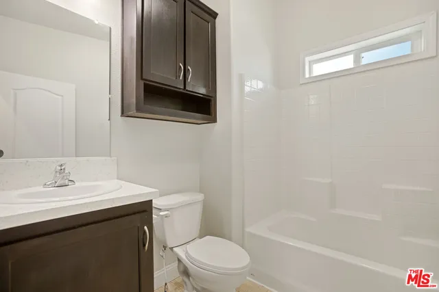 $114,950 | 8250 Lankershim Boulevard, Unit 196, North Hollywood, CA 91605