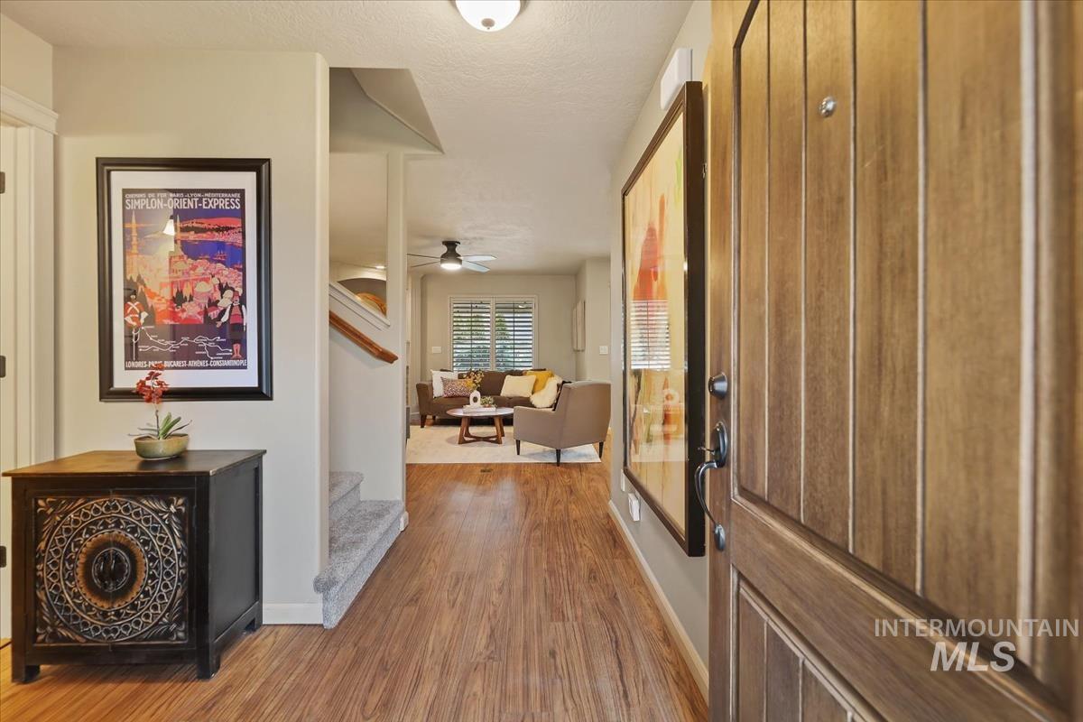 647 North Shadowfox Place Eagle, ID 83616 - Photo 20 of 35 spacious entryway