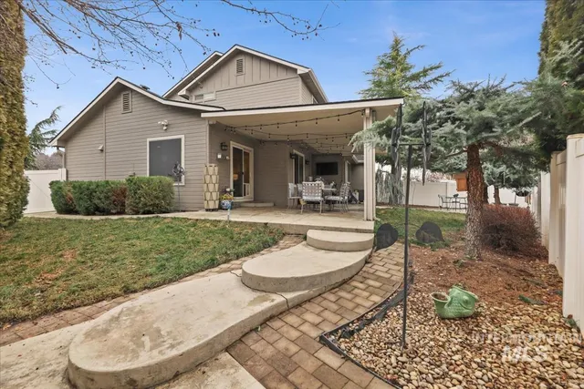 $440,000 | 647 North Shadowfox Place, Eagle, ID 83616