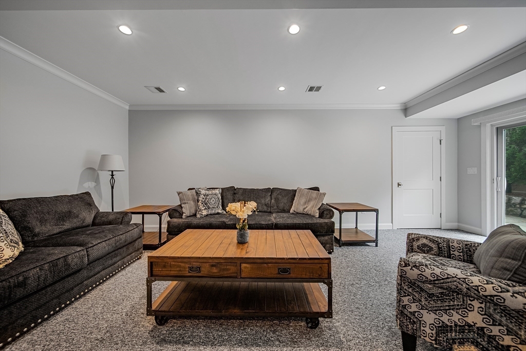 7 Bemis Road Wellesley, MA 02481 - Photo 18 of 31