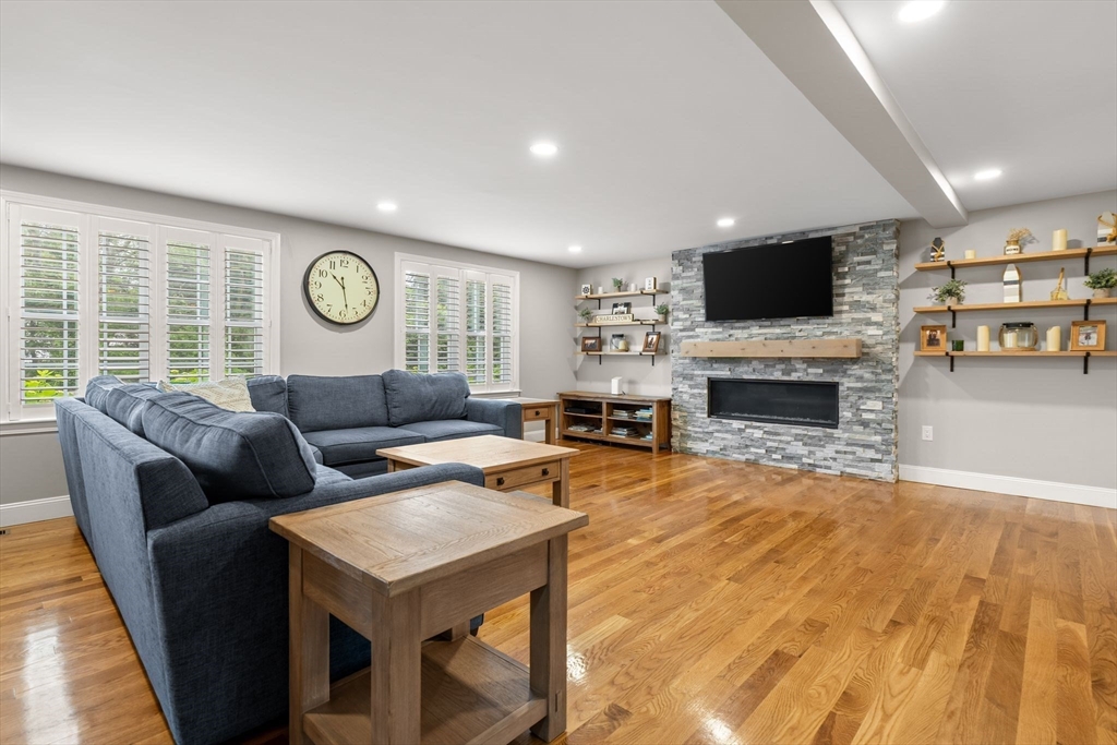 85 Mann Hill Road Scituate, MA 02066 - Photo 12 of 36 Gallery Image 12
