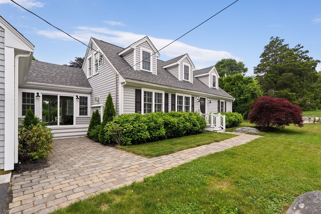 85 Mann Hill Road Scituate, MA 02066 - Photo 4 of 36 Gallery Image 4