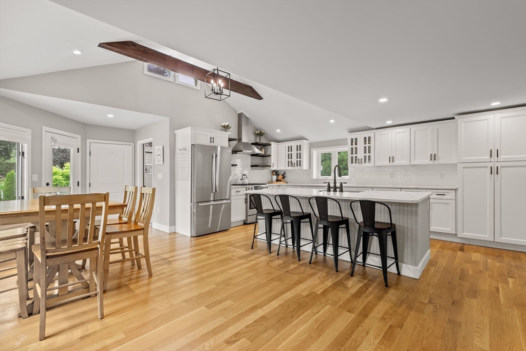 85 Mann Hill Road Scituate, MA 02066 - Photo 6 of 36 Gallery Image 6