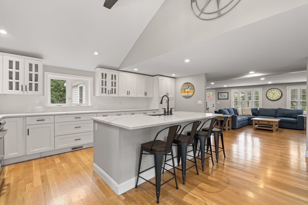 85 Mann Hill Road Scituate, MA 02066 - Photo 8 of 36 Gallery Image 8
