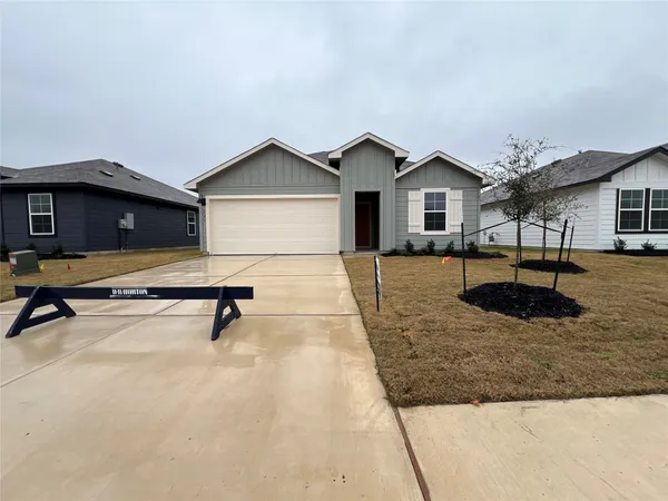 $2,250 | 221 Wirecrested Drive, Lockhart, TX 78644