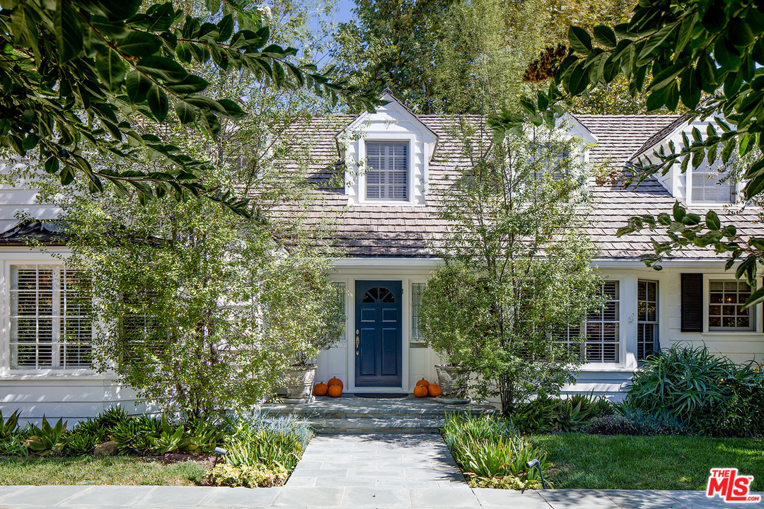 428 Homewood Road Los Angeles, CA 90049 - Photo 2 of 20 Gallery Image 2