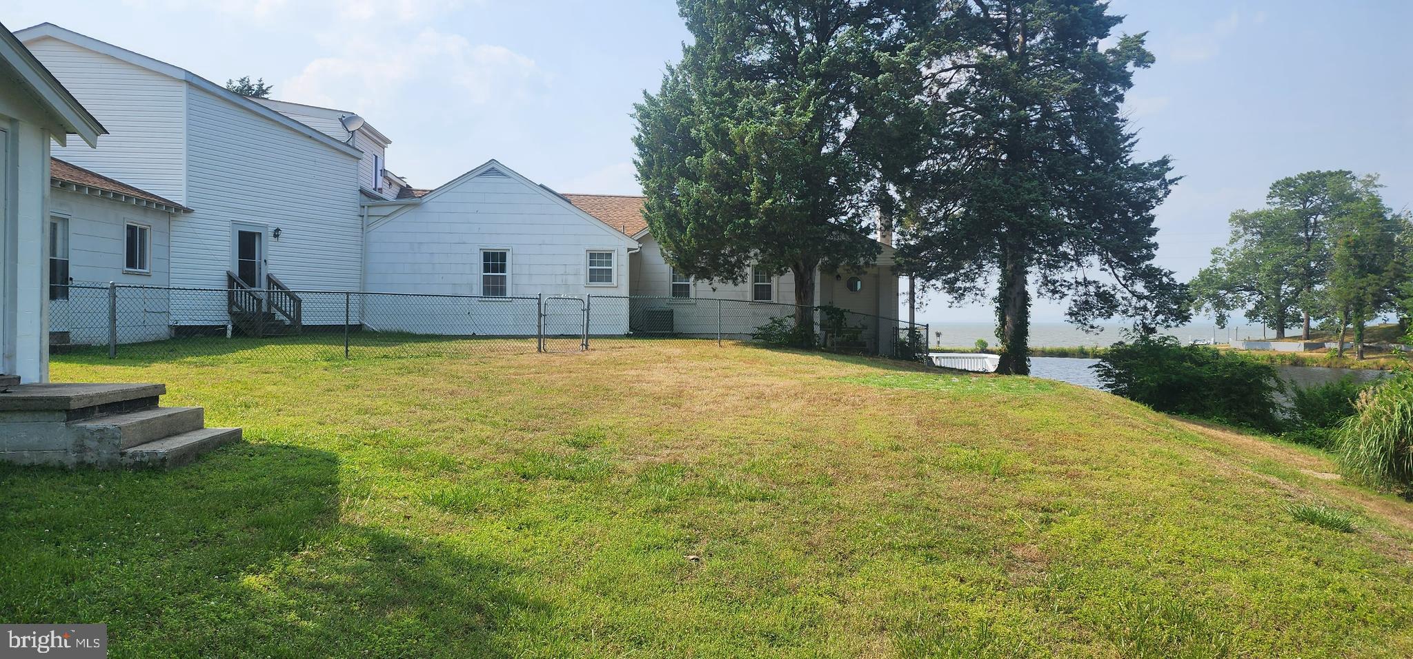 127 Riverview Circle Colonial Beach, VA 22443 - Photo 28 of 147 View from Cottage to Main house.