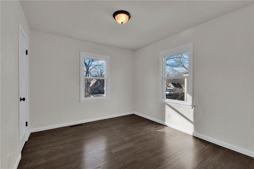 1419 West Scott Place Independence, MO 64052 - Photo 14 of 29