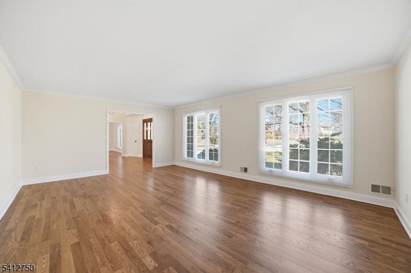 50 Pinewood Crescent Berkeley Heights, NJ 07922 - Photo 7 of 41