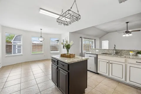 $340,000 | 413 Highview Circle, Royse City, TX 75189