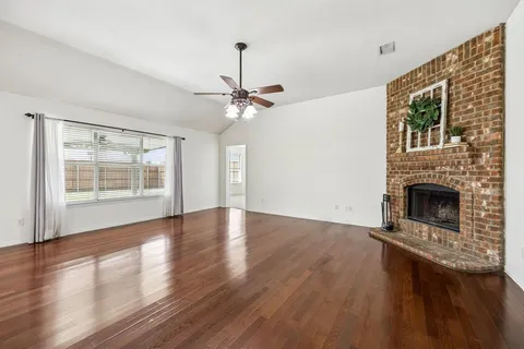 $340,000 | 413 Highview Circle, Royse City, TX 75189