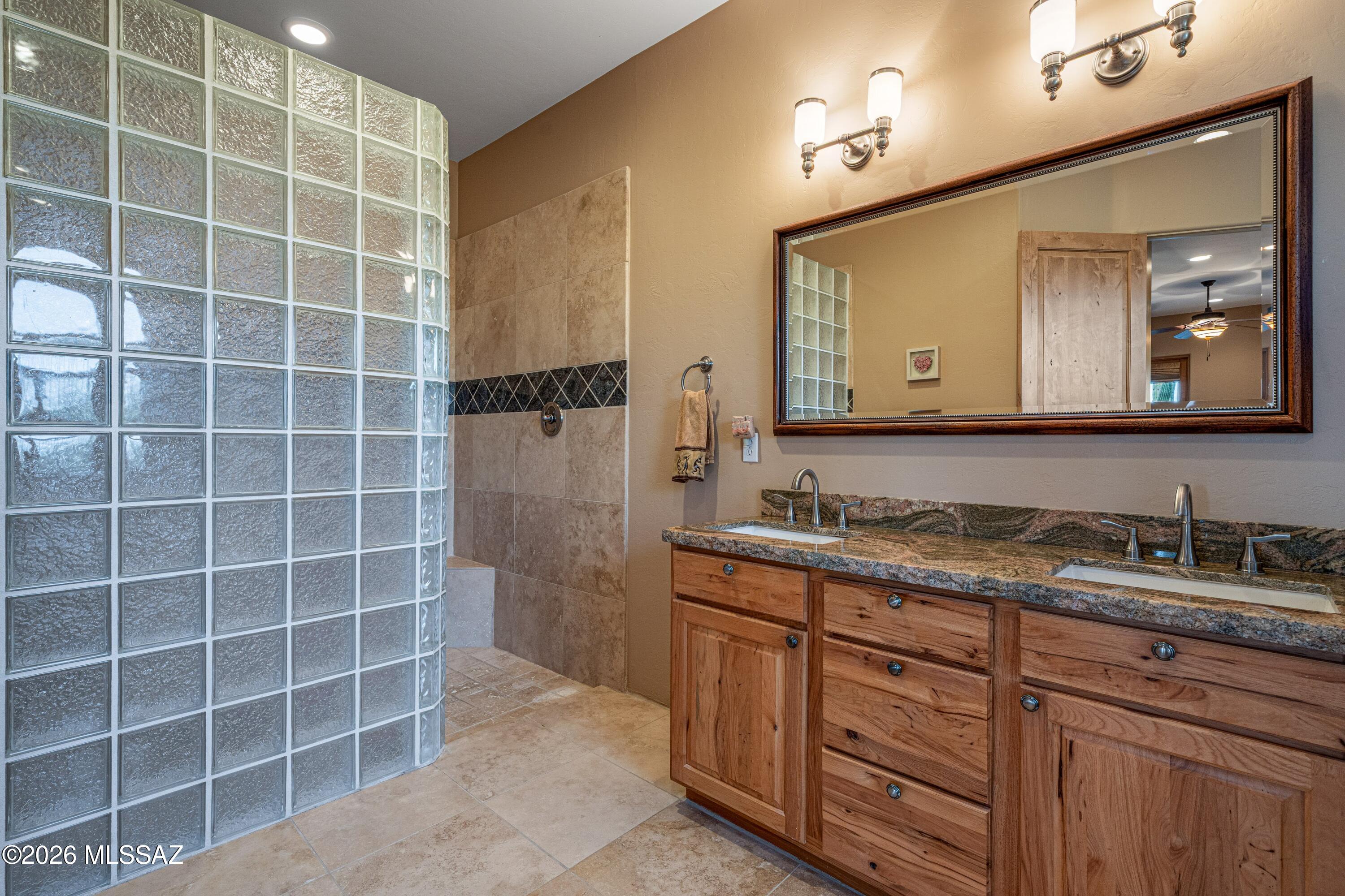 1540 North Saguaro Cliffs Court Tucson, AZ 85745 - Photo 25 of 48 40-Primary Bathroom