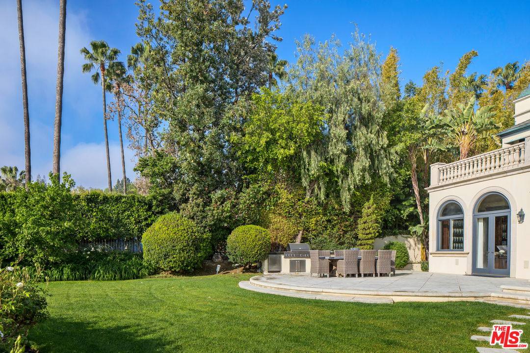 3352 Clerendon Road Beverly Hills, CA 90210 - Photo 33 of 36