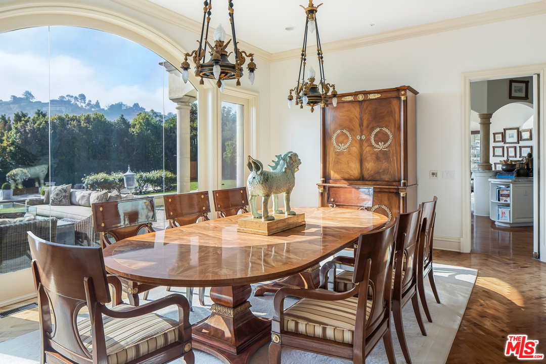 3352 Clerendon Road Beverly Hills, CA 90210 - Photo 9 of 36