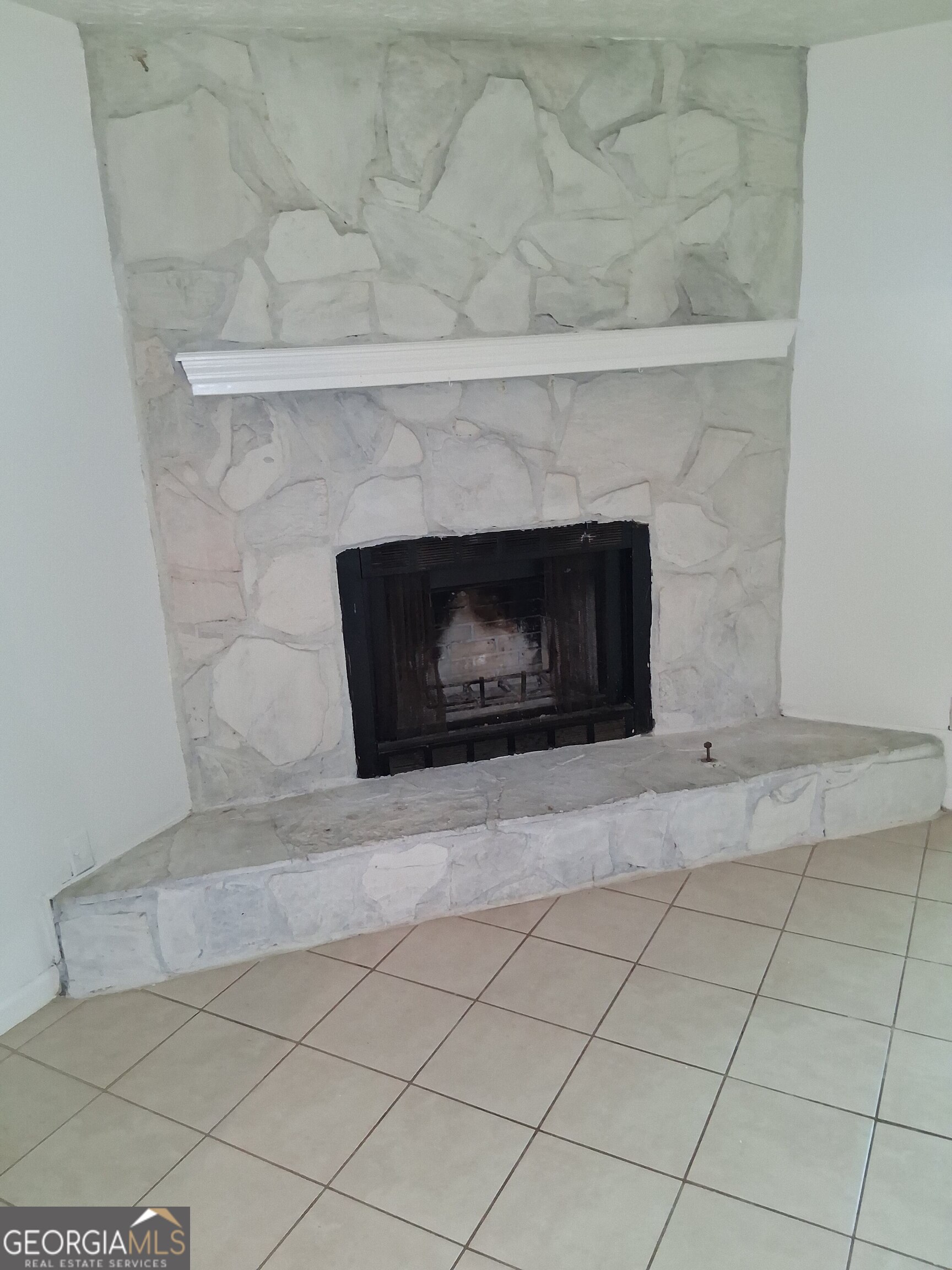 7620 Tara Road Jonesboro, GA 30236 - Photo 3 of 24