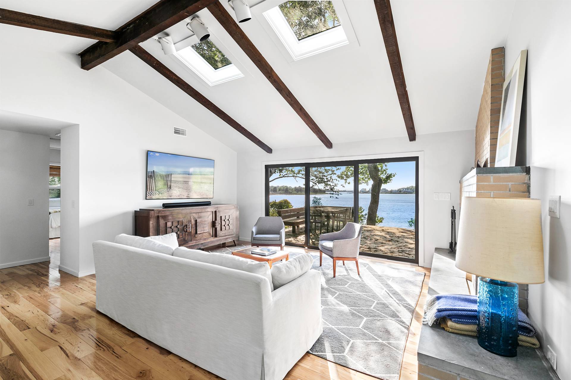 33 Bluff Point Road Sag Harbor, NY 11963 - Photo 5 of 20