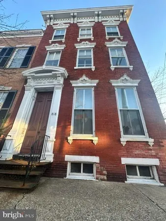 $1,795 | 818 Prince Street, Unit 1, Alexandria, VA 22314