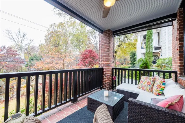 a bench sitting in the middle of a backyard