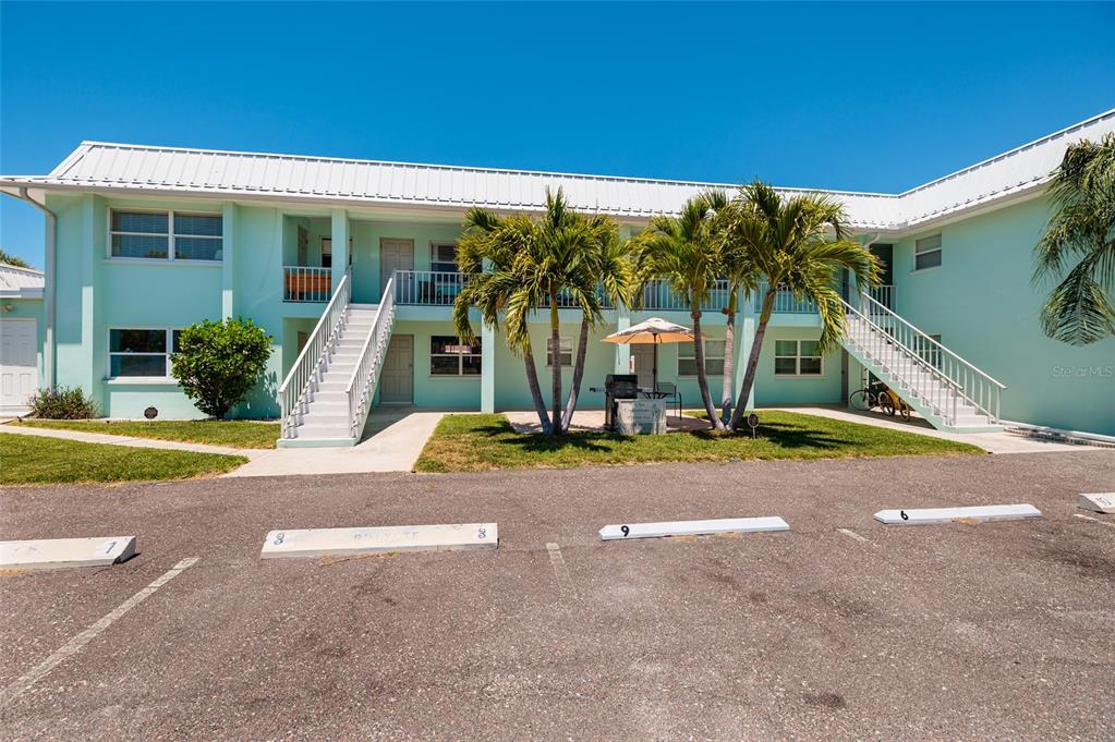 10 164th Avenue, Unit 1 Redington Beach, FL 33708 - Photo 2 of 38 a view of backyard of a house