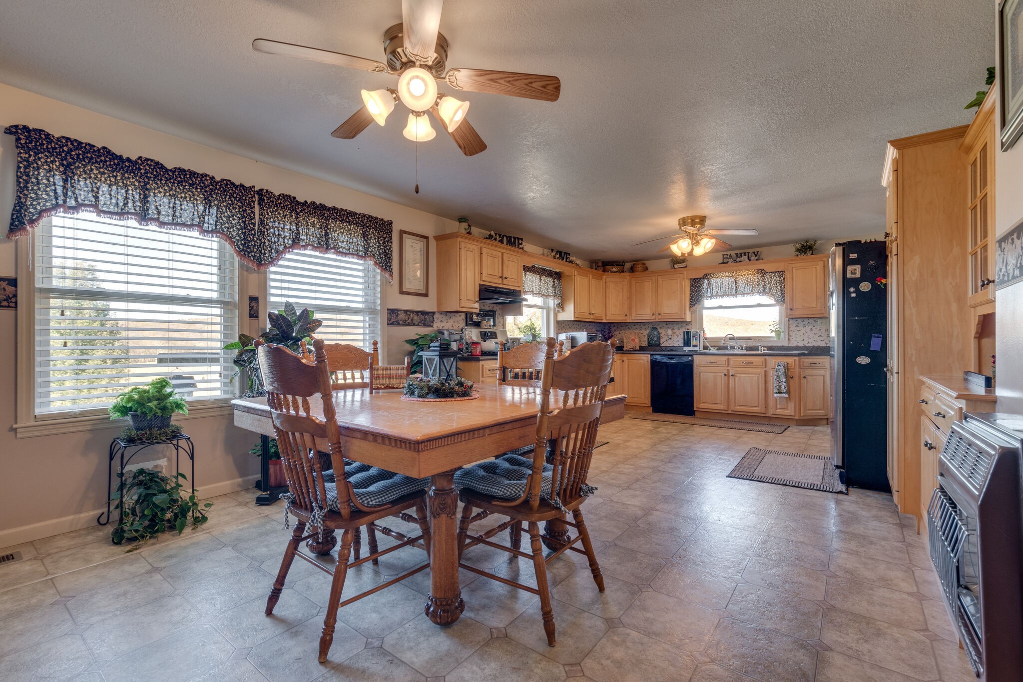 3935 Buncombe Road Belvidere, TN 37306 - Photo 16 of 46 Gallery Image 16