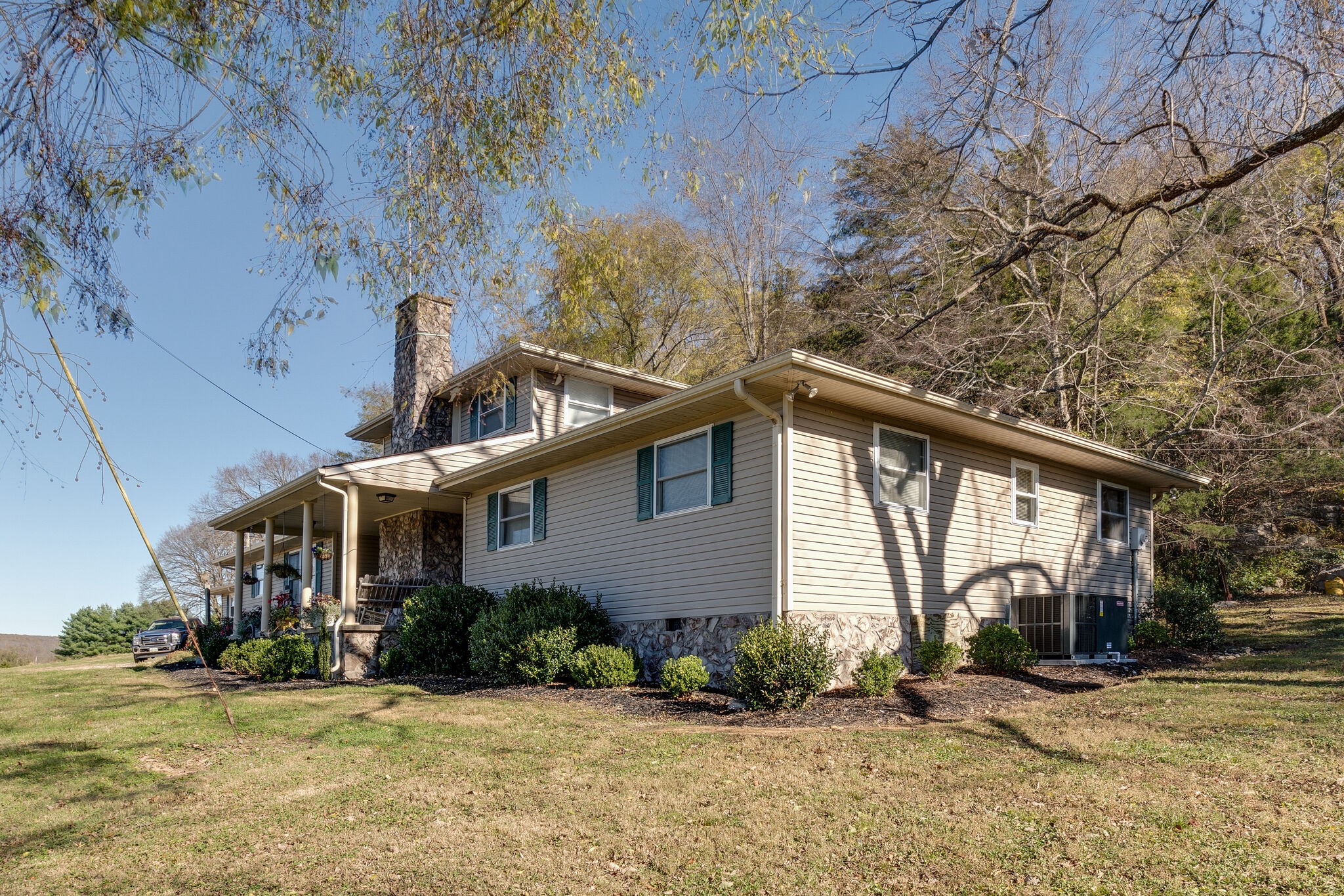 3935 Buncombe Road Belvidere, TN 37306 - Photo 6 of 46 Gallery Image 6