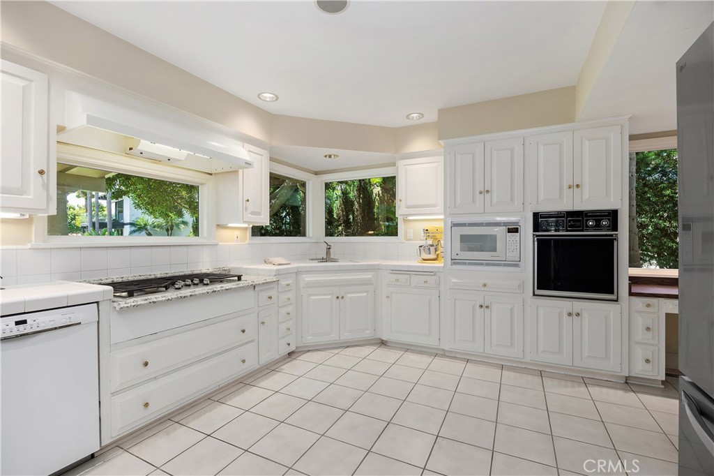 2086 Playa Road Carlsbad, CA 92009 - Photo 24 of 44