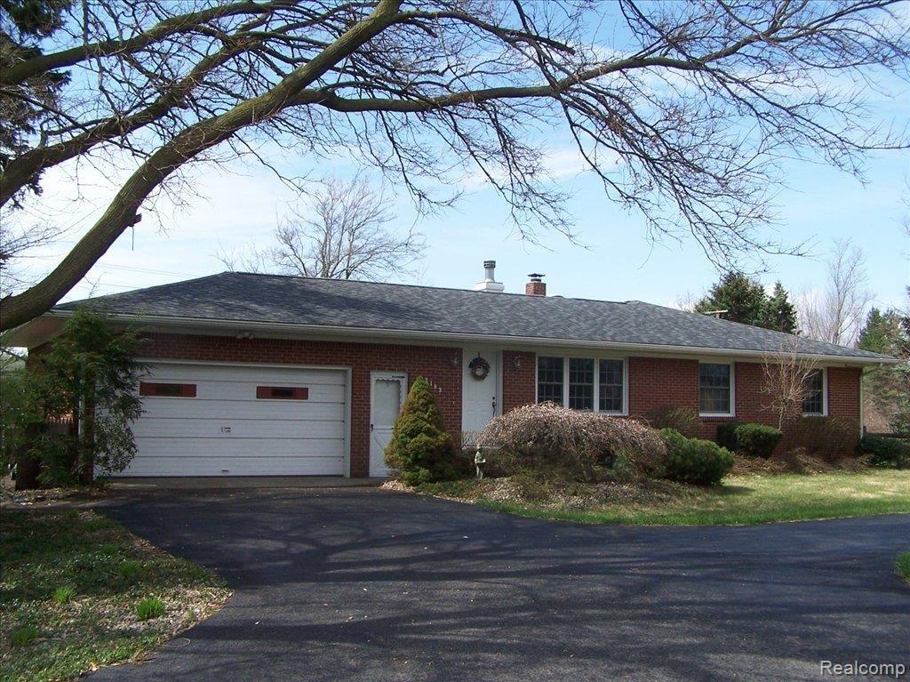 3183 Blue Bush Road Monroe, MI 48162 - Photo 1 of 10 Primary Photo