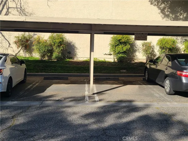 $349,999 | 27236 Luther Drive, Unit 705, Canyon Country, CA 91351