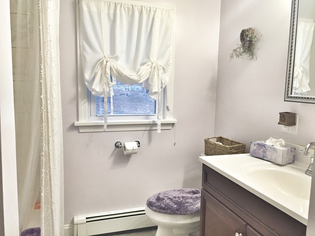 25 Moon Road Lynn, MA 01904 - Photo 10 of 27 Gallery Image 10