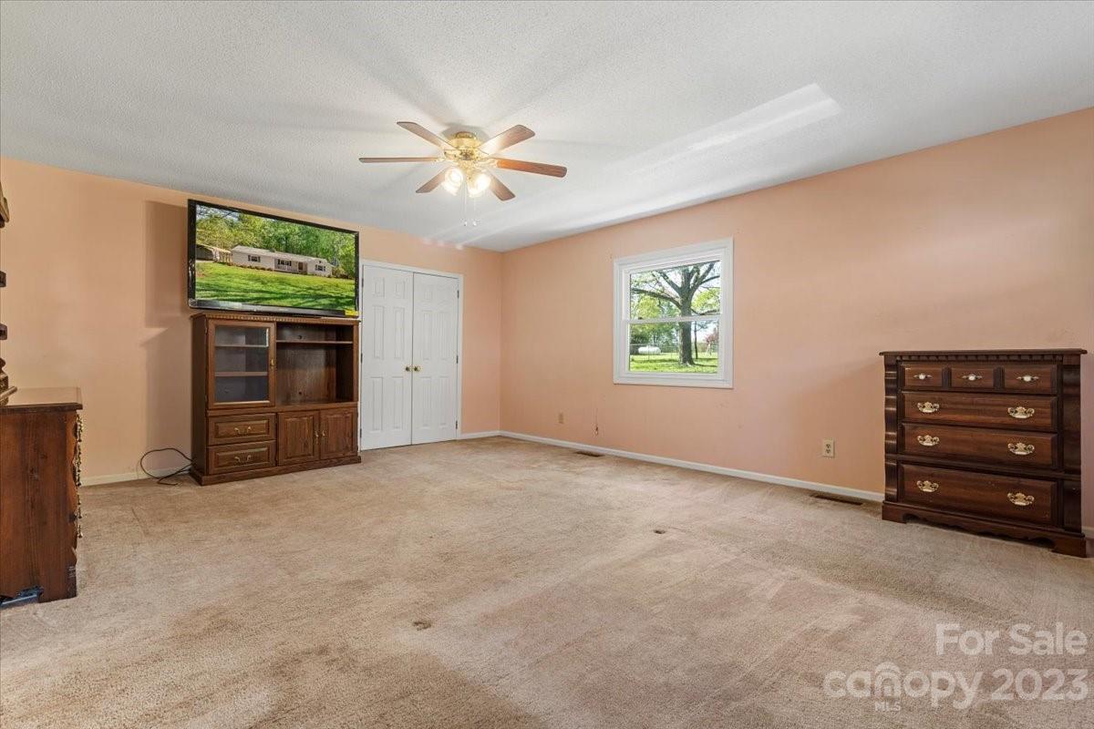 305 Smith Road Mount Holly, NC 28120 - Photo 13 of 24 Gallery Image 13