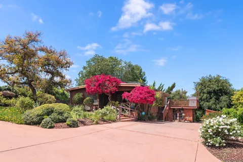 $900,000 | 900 West 16th Avenue, Escondido, CA 92025