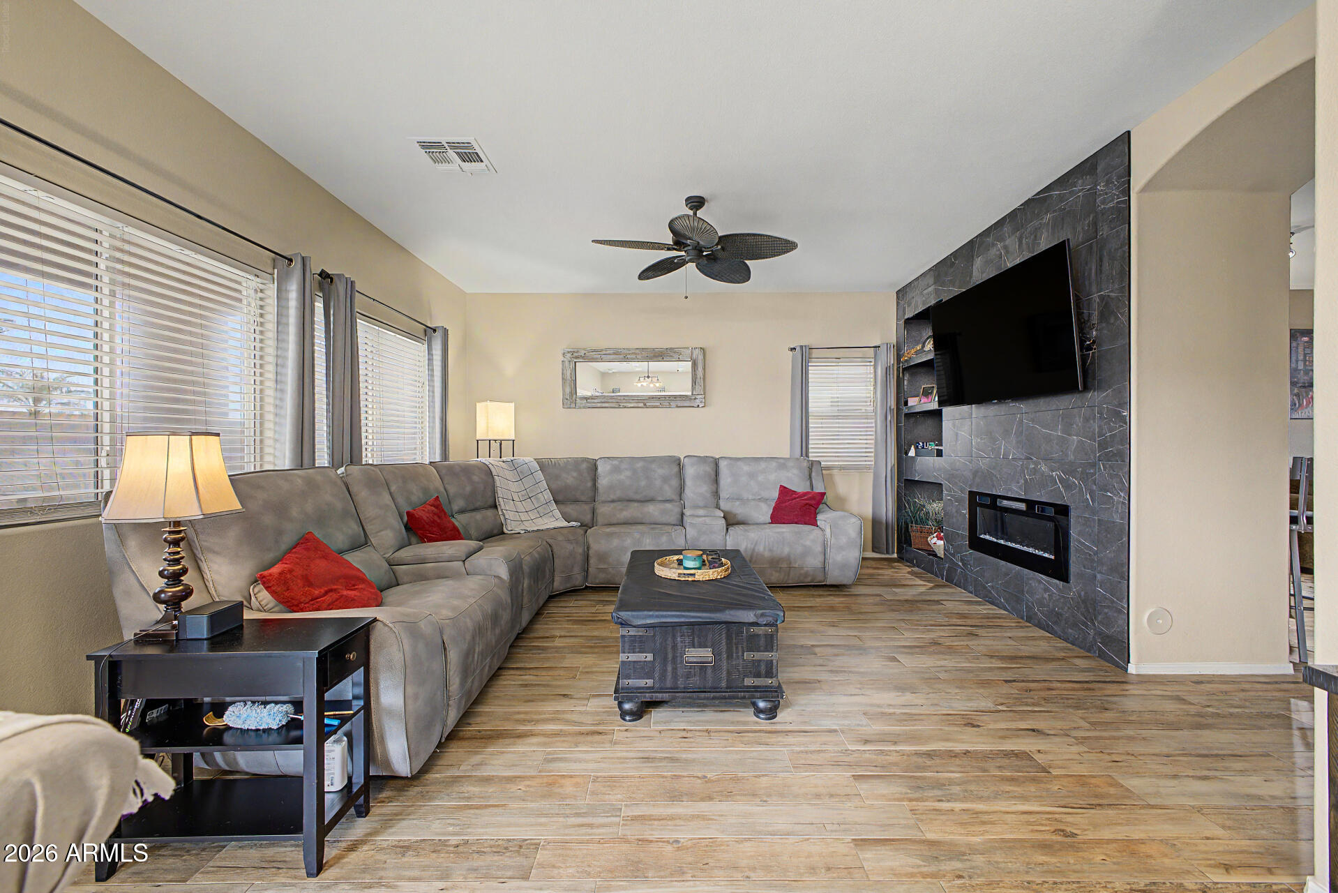 3675 South Joshua Tree Lane Gilbert, AZ 85297 - Photo 3 of 33