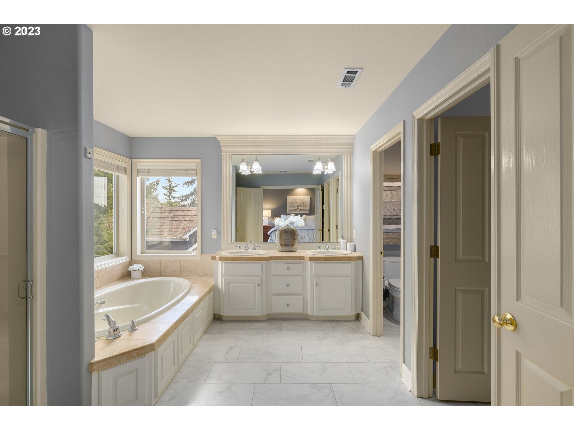 1147 Northwest Mayfield Road Portland, OR 97229 - Photo 27 of 38 Owner's Suite Bathroom