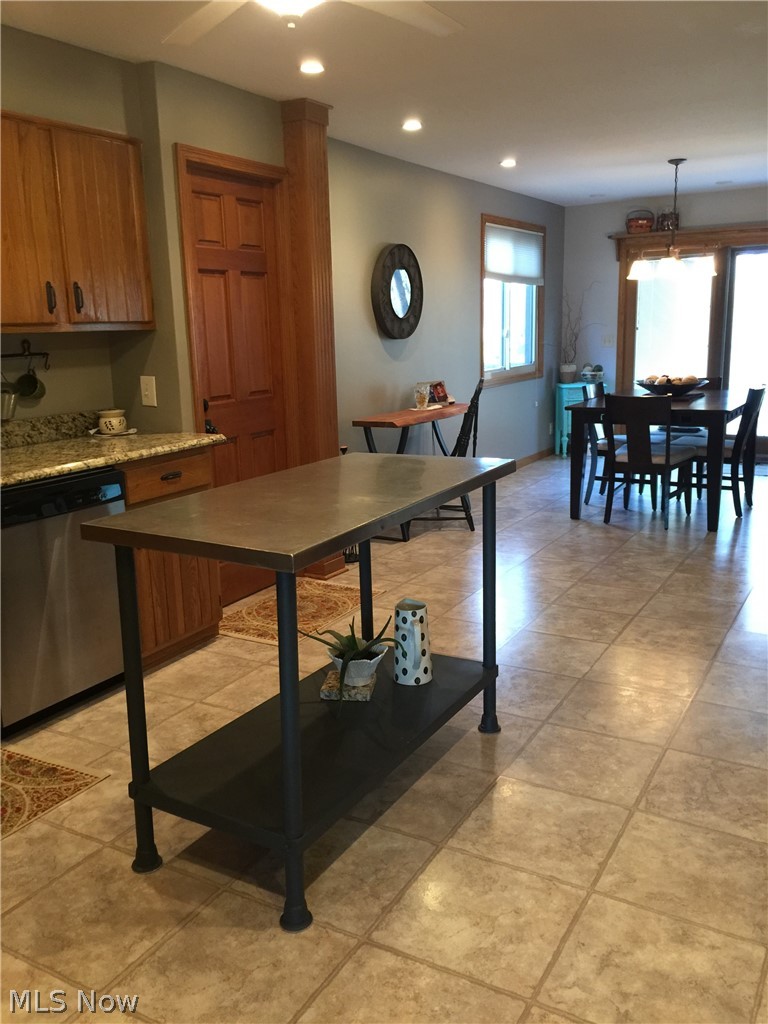 21387 Mastick Road Cleveland, OH 44126 - Photo 9 of 28